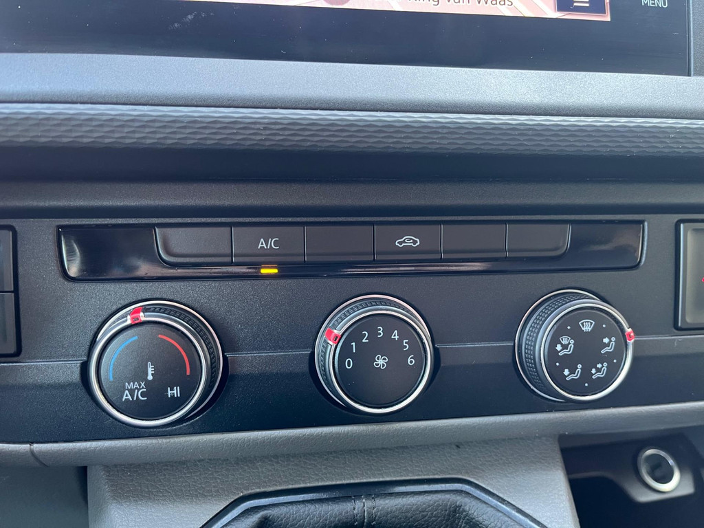 Volkswagen Transporter 2.0 TDI L2H1110PK / Trekhaak / Imperiaal / App connect / Navi / PDC 15