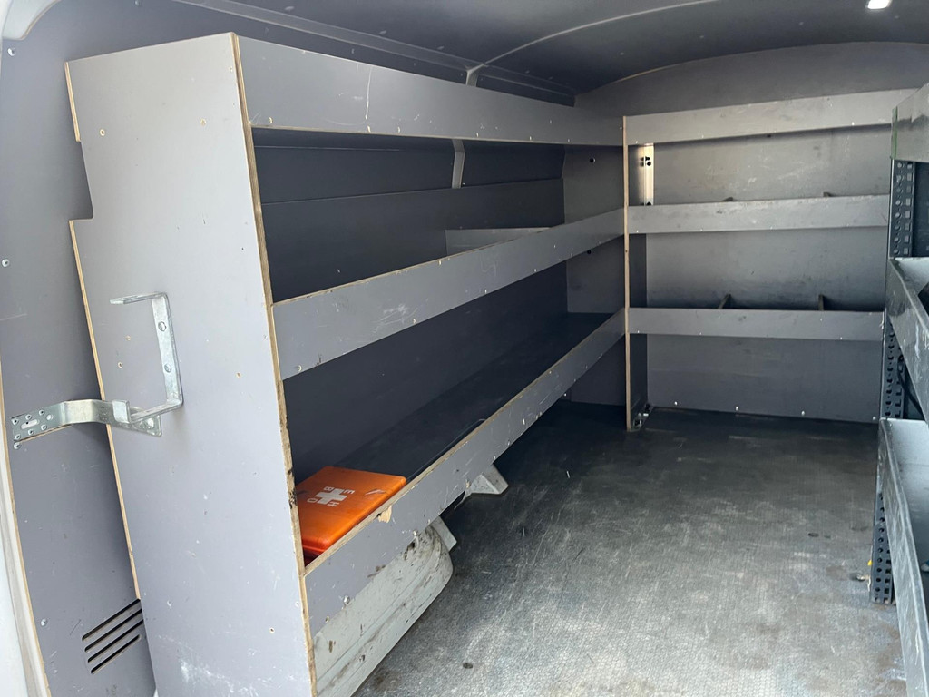 Volkswagen Transporter 2.0 TDI L2H1110PK / Trekhaak / Imperiaal / App connect / Navi / PDC 19