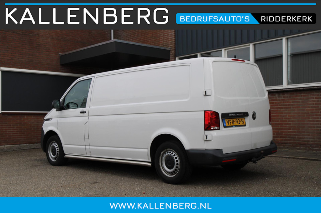 Volkswagen Transporter 2.0 TDI L2H1 150PK / App connect / Navi / Trekhaak / Cruise 10