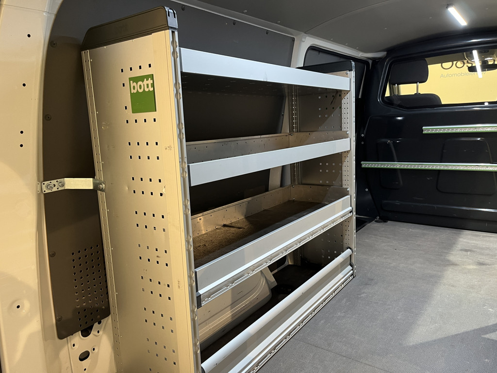 Volkswagen Transporter 2.0 TDI L2H1 150 PK Automaat Servicebus / Bott Inrichting / Euro 6 / 2X Schuifdeur / Airco / Cruise Control / Camera / CarPlay / Klep / 56.200 KM !! 13