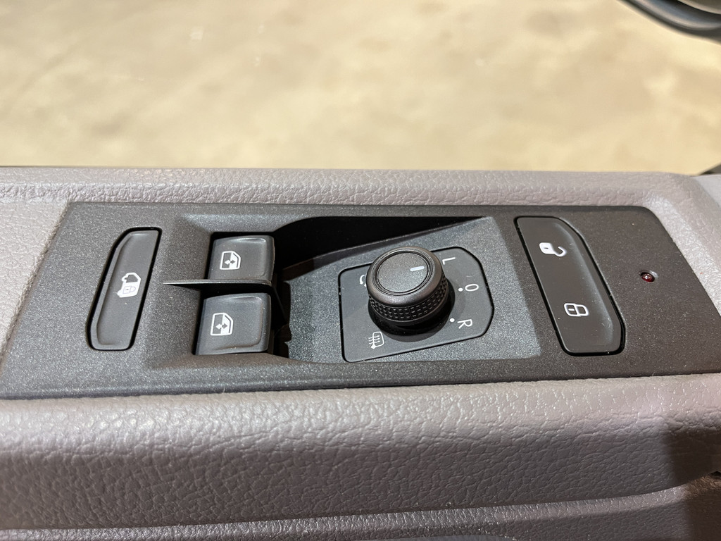 Volkswagen Transporter 2.0 TDI L2H1 150 PK Automaat Servicebus / Bott Inrichting / Euro 6 / 2X Schuifdeur / Airco / Cruise Control / Camera / CarPlay / Klep / 56.200 KM !! 15