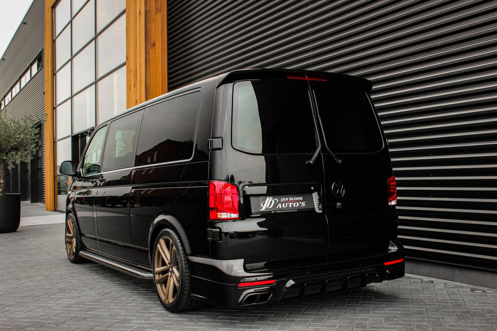 Volkswagen Transporter 2.0 TDI L2H1 150PK DIRECT RIJDEN BULLI SPECIAL / LEDEREN BEKLEDING / DUBBEL CABINE / NAVIGATIE / ACTIVE 12