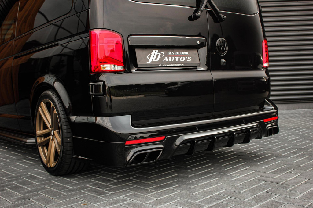 Volkswagen Transporter 2.0 TDI L2H1 150PK DIRECT RIJDEN BULLI SPECIAL / LEDEREN BEKLEDING / DUBBEL CABINE / NAVIGATIE / ACTIVE 18