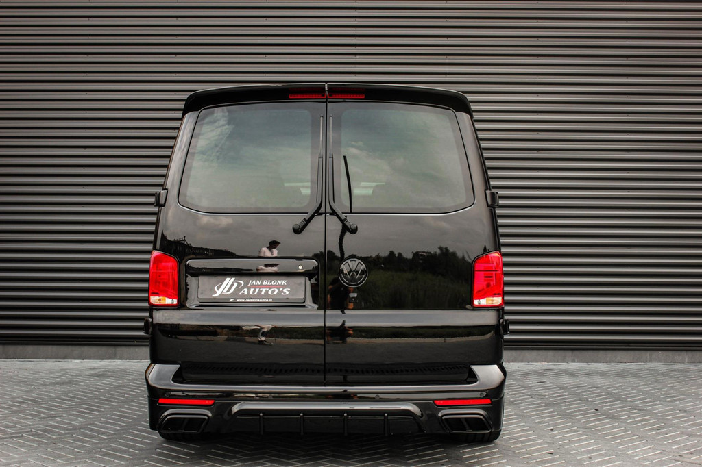 Volkswagen Transporter 2.0 TDI L2H1 150PK DIRECT RIJDEN BULLI SPECIAL / LEDEREN BEKLEDING / DUBBEL CABINE / NAVIGATIE / ACTIVE 20