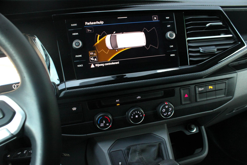 Volkswagen Transporter 2.0 TDI L2H1 150PK JB-EDITION DSG / PDC / VERLAGINGSVEREN / LEDEREN BEKLEDING / FULL / APPLE CARPLAY / NAVI 18