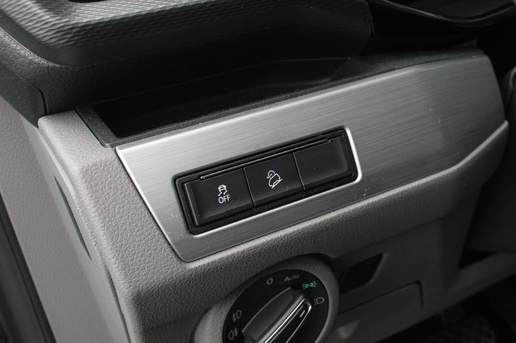 Volkswagen Transporter 2.0 TDI L2H1 199PK BULLI DC 4MOTION DUBBEL CABINE / KUIPSTOELEN / FULL OPTINS / LEDERENBEKLEDING/FULL BLACK 20