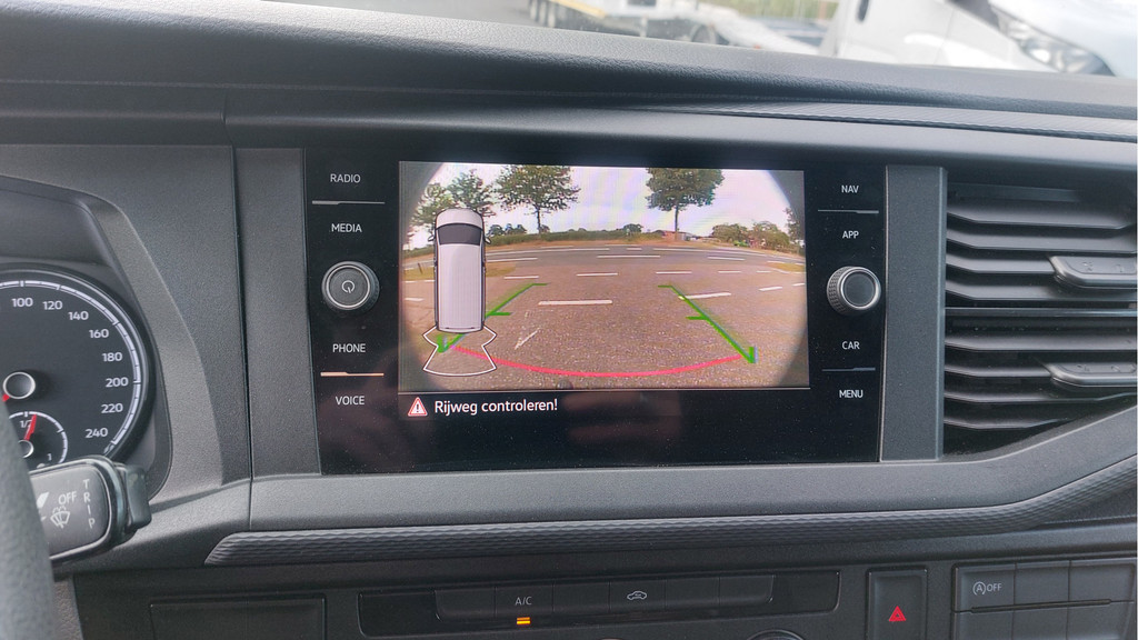 Volkswagen Transporter 2.0 TDI L2H1 28 AIRCO/NAVI BJ 2021 16