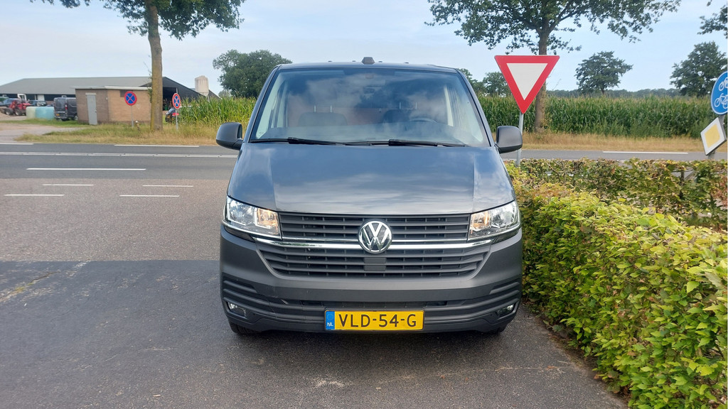 Volkswagen Transporter 2.0 TDI L2H1 28 AIRCO/NAVI BJ 2021 8