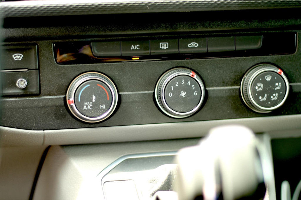 Volkswagen Transporter 2.0 TDI L2H1 28 Bulli 15