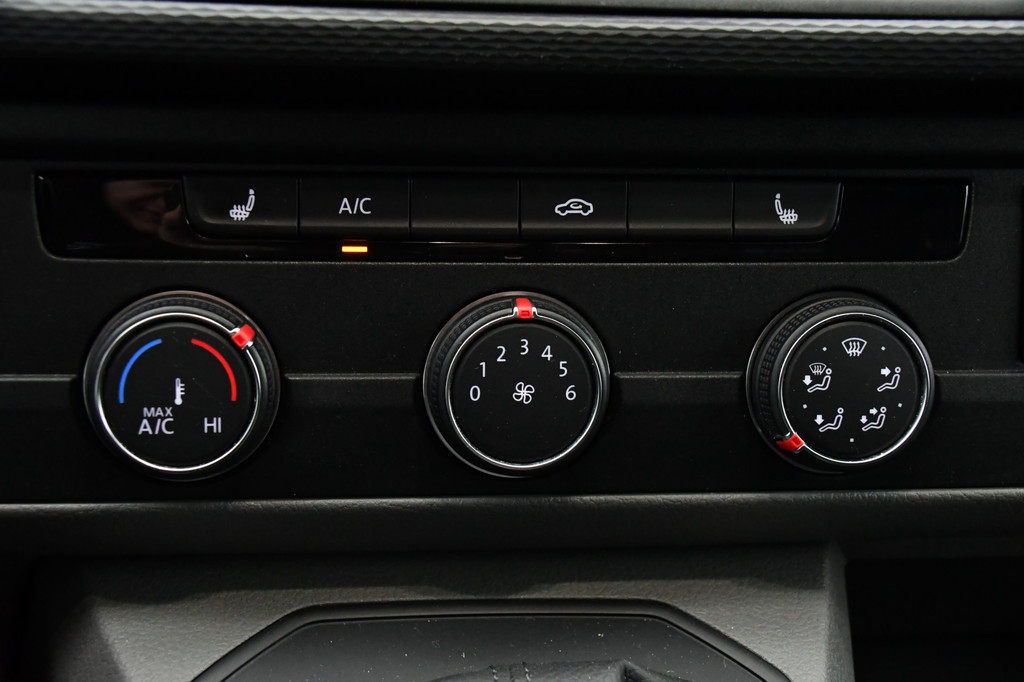 Volkswagen Transporter 2.0 TDI L2H1 30 Black & White Edition Cruise, Carplay, 2 x Schuifdeur, Sensoren, Automaat, 150PK, LED, UNIEK! 18