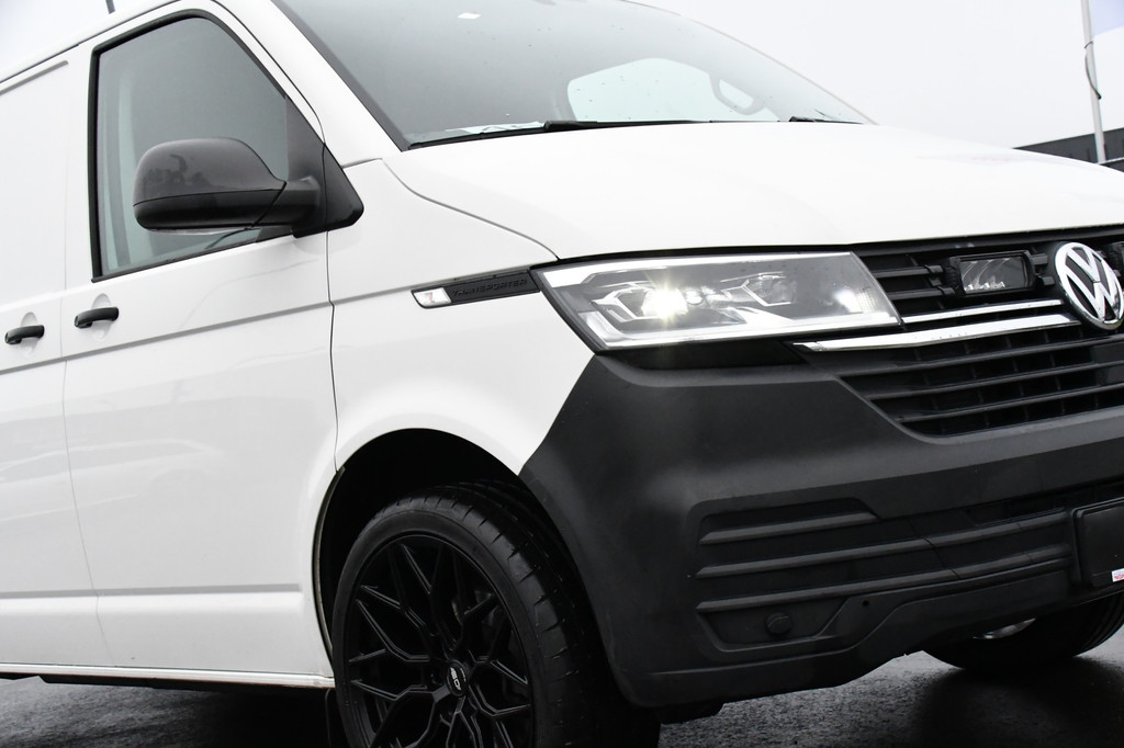 Volkswagen Transporter 2.0 TDI L2H1 30 Black & White Edition Cruise, Carplay, 2 x Schuifdeur, Sensoren, Automaat, 150PK, LED, UNIEK! 19