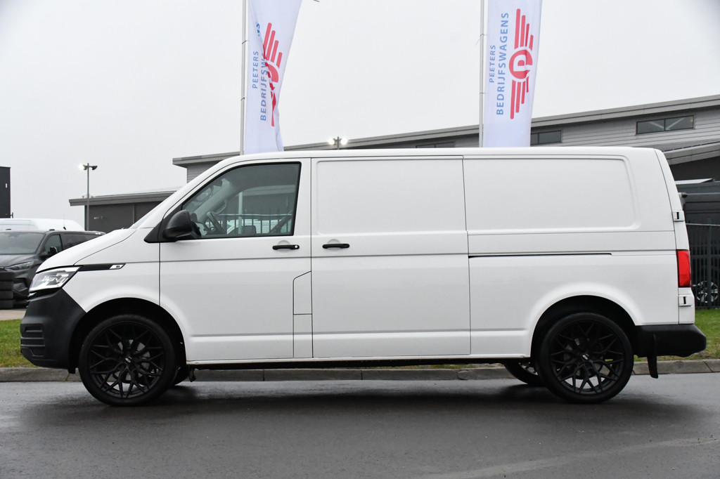 Volkswagen Transporter 2.0 TDI L2H1 30 Black & White Edition Cruise, Carplay, 2 x Schuifdeur, Sensoren, Automaat, 150PK, LED, UNIEK! 9