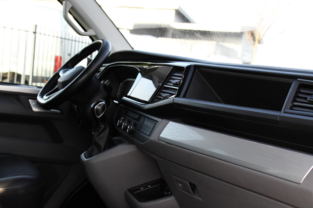 Volkswagen Transporter 2.0 TDI L2H1 30 DC Bulli Black Edition Virtual, Adaptie cruise, Camera, Carplay, 199pk, Sensoren, Automaat, Leder, Trekhaak, LED, 2 x Schuifdeur, Uniek! 12