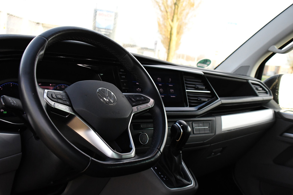 Volkswagen Transporter 2.0 TDI L2H1 30 DC Bulli Black Edition Virtual, Adaptie cruise, Camera, Carplay, 199pk, Sensoren, Automaat, Leder, Trekhaak, LED, 2 x Schuifdeur, Uniek! 13