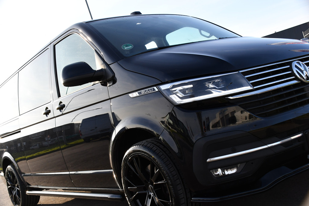 Volkswagen Transporter 2.0 TDI L2H1 30 DC Bulli Black Edition Virtual, Adaptie cruise, Camera, Carplay, 199pk, Sensoren, Automaat, Leder, Trekhaak, LED, 2 x Schuifdeur, Uniek! 17
