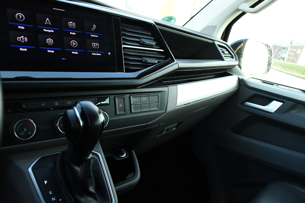 Volkswagen Transporter 2.0 TDI L2H1 30 DC Bulli Black Edition Virtual, Adaptie cruise, Camera, Carplay, 199pk, Sensoren, Automaat, Leder, Trekhaak, LED, 2 x Schuifdeur, Uniek! 18