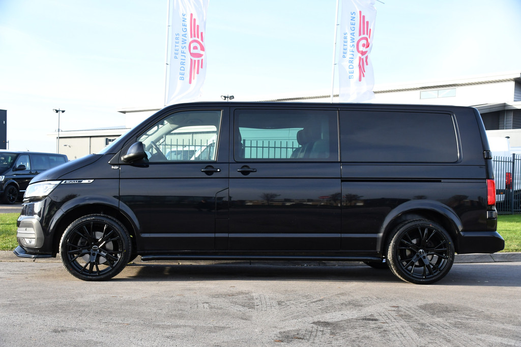 Volkswagen Transporter 2.0 TDI L2H1 30 DC Bulli Black Edition Virtual, Adaptie cruise, Camera, Carplay, 199pk, Sensoren, Automaat, Leder, Trekhaak, LED, 2 x Schuifdeur, Uniek! 9