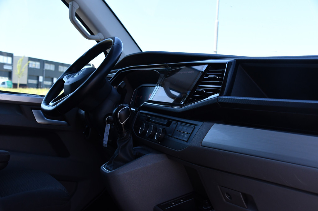 Volkswagen Transporter 2.0 TDI L2H1 30 DC Bulli Virtual, Adaptieve Cruise, 199PK, LED, Electrische deur, Stoelverwarming, Trekhaak, Uniek! 12