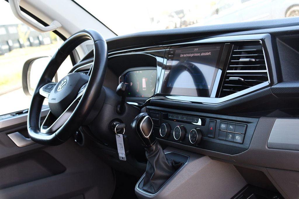 Volkswagen Transporter 2.0 TDI L2H1 30 DC Bulli Virtual, Adaptieve Cruise, 199PK, LED, Electrische deur, Stoelverwarming, Trekhaak, Uniek! 13