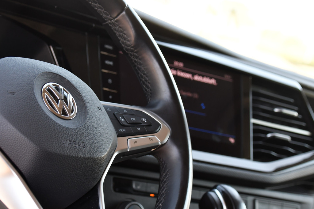 Volkswagen Transporter 2.0 TDI L2H1 30 DC Bulli Virtual, Adaptieve Cruise, 199PK, LED, Electrische deur, Stoelverwarming, Trekhaak, Uniek! 14