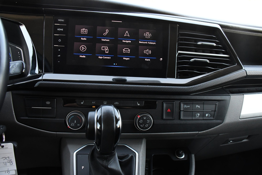 Volkswagen Transporter 2.0 TDI L2H1 30 DC Bulli Virtual, Adaptieve Cruise, 199PK, LED, Electrische deur, Stoelverwarming, Trekhaak, Uniek! 16