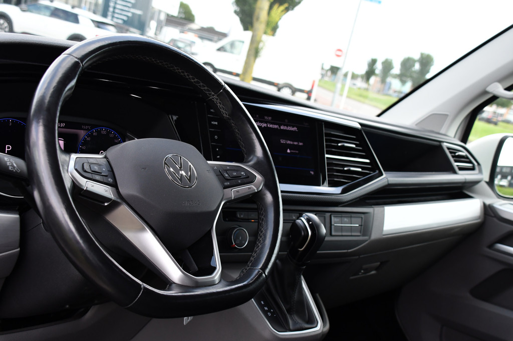 Volkswagen Transporter 2.0 TDI L2H1 30 DC Bulli Virtual, Adaptieve Cruise, Carplay, Stoelverwarming, 2 x Schuifdeur, 150pk, Camera, Trekhaak, LED, Uniek! 12