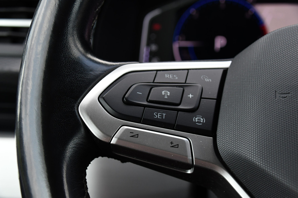 Volkswagen Transporter 2.0 TDI L2H1 30 DC Bulli Virtual, Adaptieve Cruise, Carplay, Stoelverwarming, 2 x Schuifdeur, 150pk, Camera, Trekhaak, LED, Uniek! 17