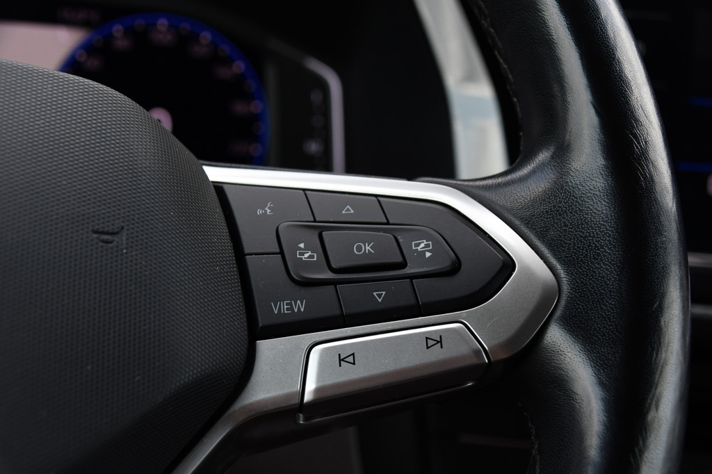 Volkswagen Transporter 2.0 TDI L2H1 30 DC Bulli Virtual, Adaptieve Cruise, Carplay, Stoelverwarming, 2 x Schuifdeur, 150pk, Camera, Trekhaak, LED, Uniek! 18