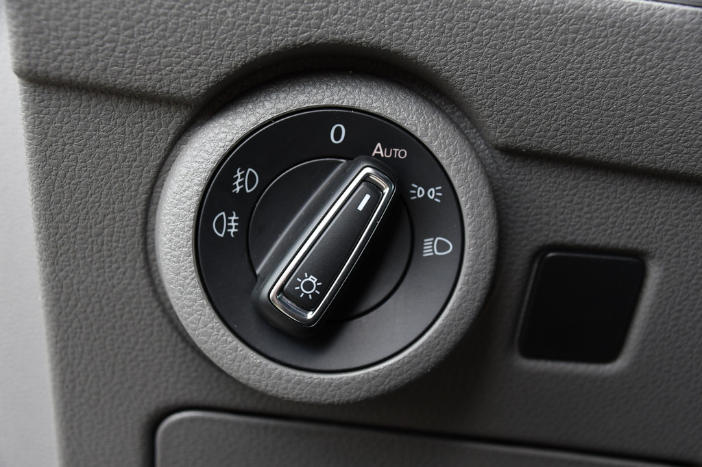 Volkswagen Transporter 2.0 TDI L2H1 30 DC Bulli Virtual, Adaptieve Cruise, Carplay, Stoelverwarming, 2 x Schuifdeur, 150pk, Camera, Trekhaak, LED, Uniek! 21