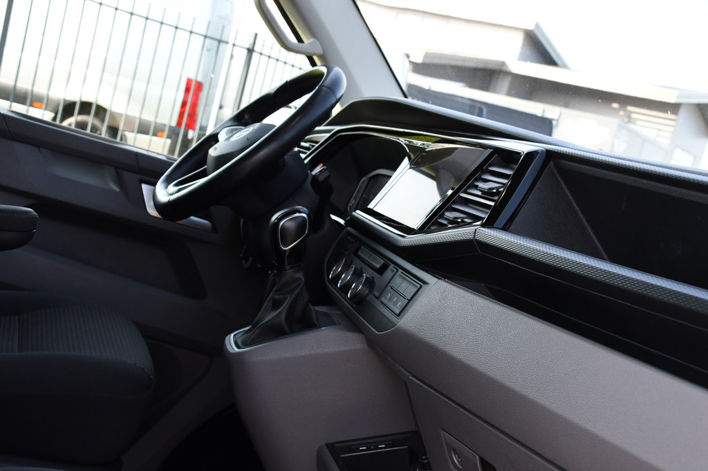 Volkswagen Transporter 2.0 TDI L2H1 30 DC Bulli Virtual, Carplay, Camera, LED, 150pk, 2 x Schuifdeur, Automaat, Trekhaak, Uniek! 12