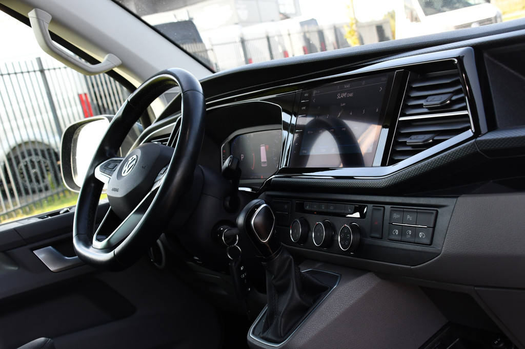 Volkswagen Transporter 2.0 TDI L2H1 30 DC Bulli Virtual, Carplay, Camera, LED, 150pk, 2 x Schuifdeur, Automaat, Trekhaak, Uniek! 13