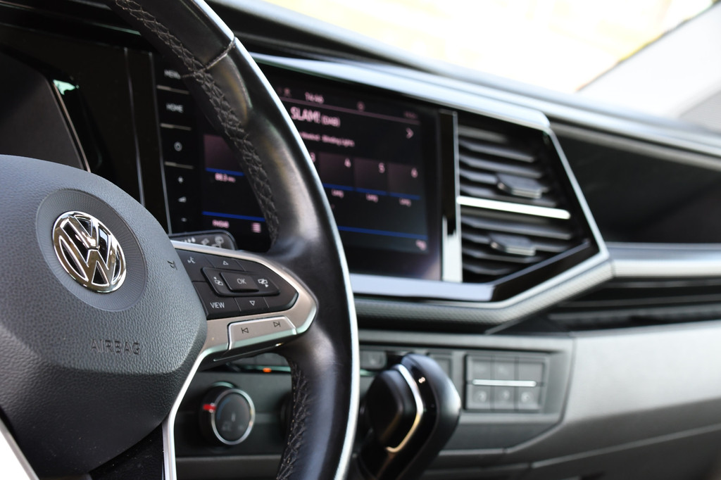 Volkswagen Transporter 2.0 TDI L2H1 30 DC Bulli Virtual, Carplay, Camera, LED, 150pk, 2 x Schuifdeur, Automaat, Trekhaak, Uniek! 15