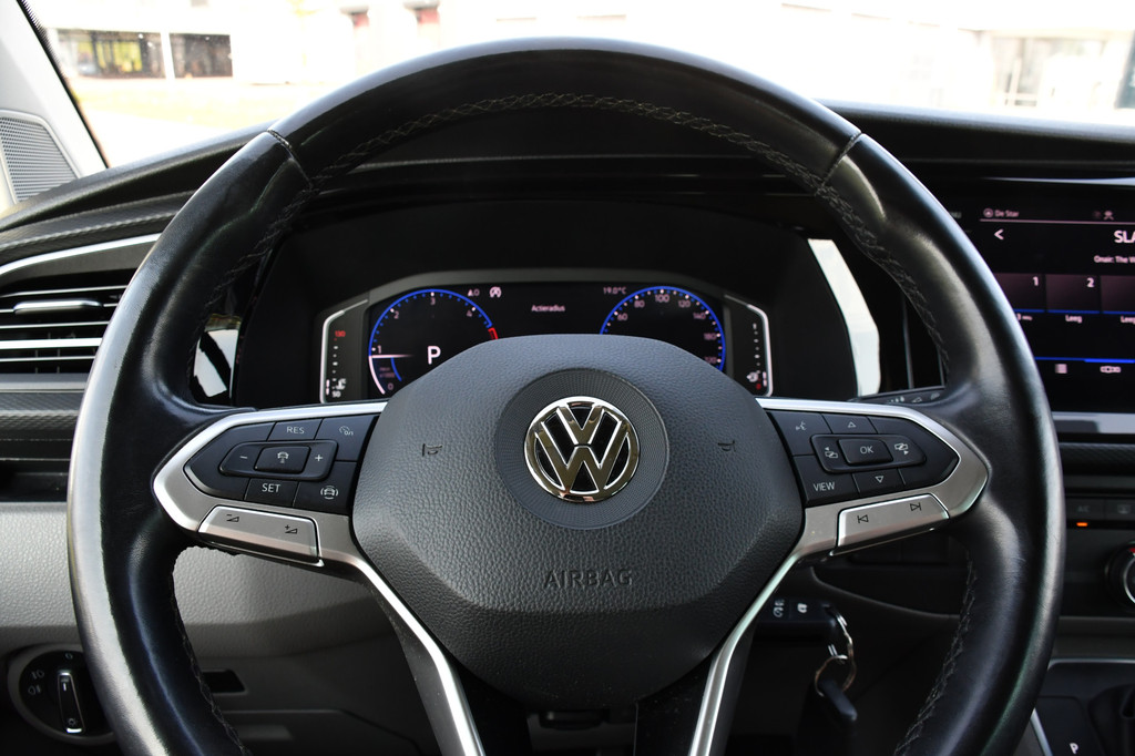 Volkswagen Transporter 2.0 TDI L2H1 30 DC Bulli Virtual, Carplay, Camera, LED, 150pk, 2 x Schuifdeur, Automaat, Trekhaak, Uniek! 16