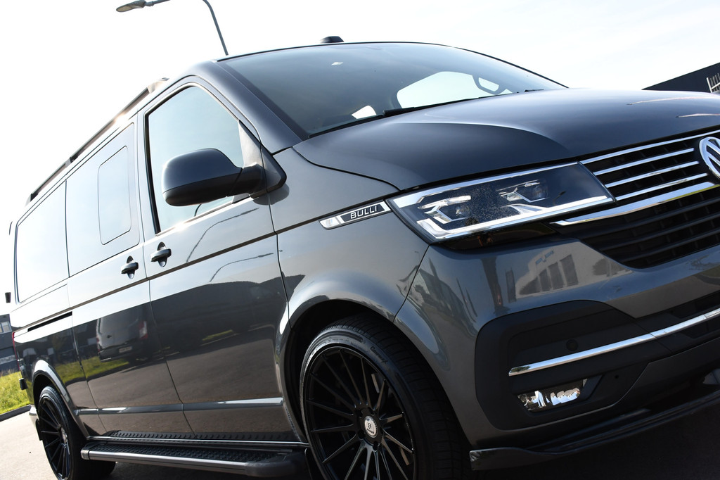Volkswagen Transporter 2.0 TDI L2H1 30 DC Bulli Virtual, Carplay, Camera, LED, 150pk, 2 x Schuifdeur, Automaat, Trekhaak, Uniek! 17