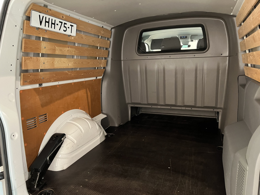 Volkswagen Transporter 2.0 TDI L2H1 30 DC Dubbel Cabine 150 PK Automaat / Euro 6 / Airco / Cruise Control / Camera / CarPlay / Trekhaak / Navigatie / Klep 15