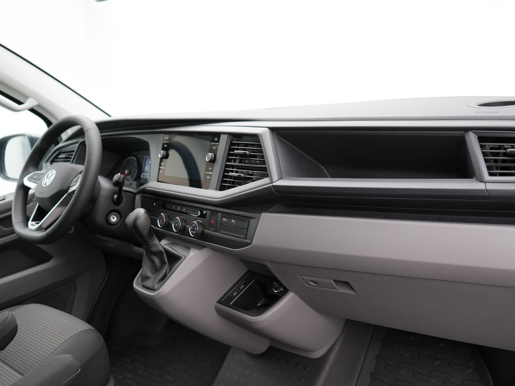 Volkswagen Transporter 2.0 TDI L2H1 30 Highline 204 pk showroom model 2 schuifdeuren BPM vrij 19