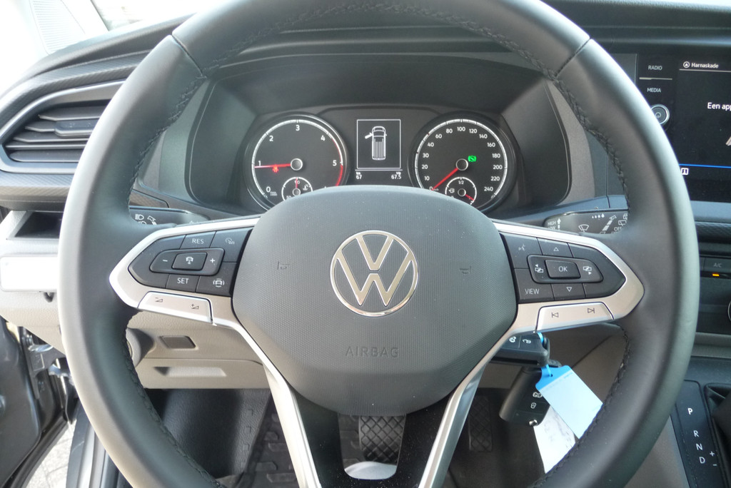 Volkswagen Transporter 2.0 TDI L2H1 30 Highline DC 5 zits Aut 204 pk 2 zijschuifdeur, trekhaak, BPM vrij 7