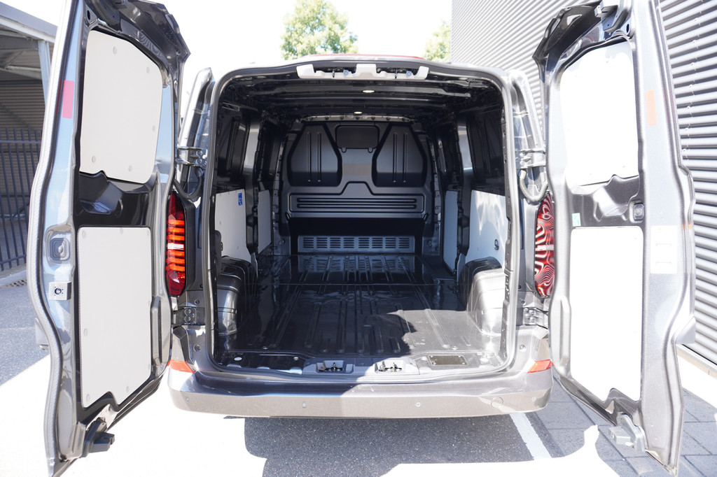 Volkswagen Transporter 2.0 TDI L2H1 30 Style 150 pk, Navigatie, Climatronic, PDV V + A, Achteruitrijcamera 7