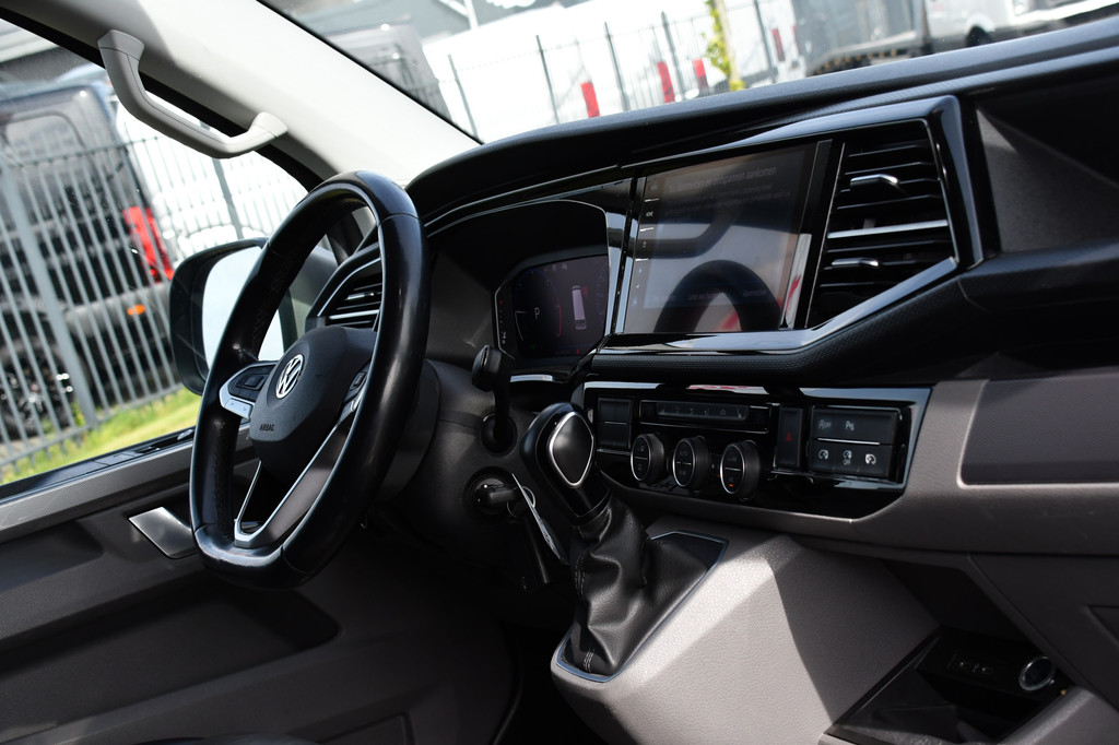 Volkswagen Transporter 2.0 TDI L2H1 32 DC Caravelle Full Options! Virtual, Adaptieve Cruise, Camera, Carplay, LED, Automaat, 2 x Schuifdeur, Clima, Uniek! Bulli, Highline 13