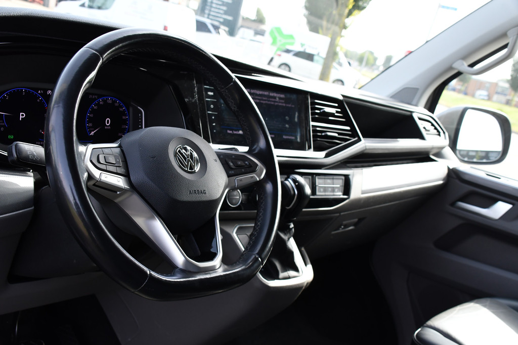 Volkswagen Transporter 2.0 TDI L2H1 32 DC Caravelle Full Options! Virtual, Adaptieve Cruise, Camera, Carplay, LED, Automaat, 2 x Schuifdeur, Clima, Uniek! Bulli, Highline 14