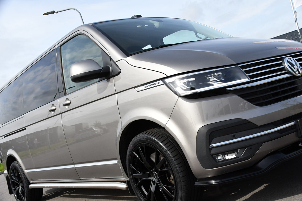 Volkswagen Transporter 2.0 TDI L2H1 32 DC Caravelle Full Options! Virtual, Adaptieve Cruise, Camera, Carplay, LED, Automaat, 2 x Schuifdeur, Clima, Uniek! Bulli, Highline 18