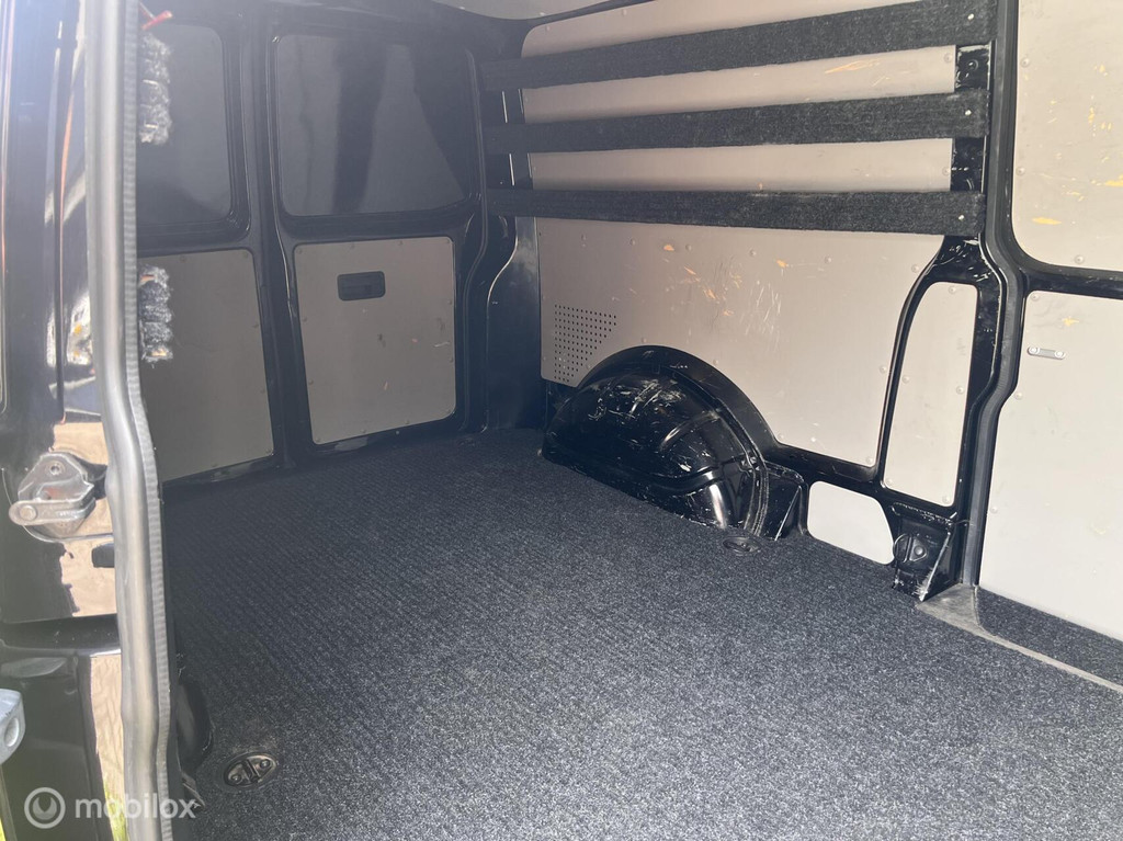 Volkswagen Transporter 2.0 TDI L2H1 4Motion 7