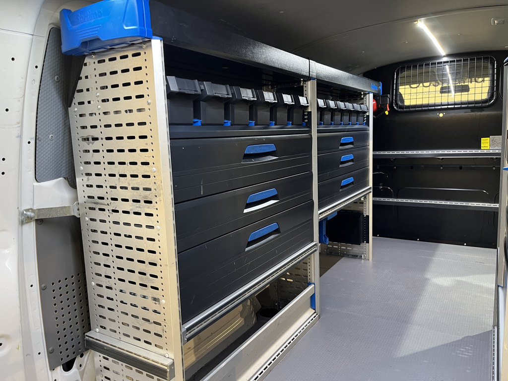 Volkswagen Transporter 2.0 TDI L2H1 4Motion 150 PK Automaat / Euro 6 / Servicebus / Sortimo Inrichting / Airco / Cruise Control / Camera / Trekhaak / CarPlay / Navigatie / Klep 11