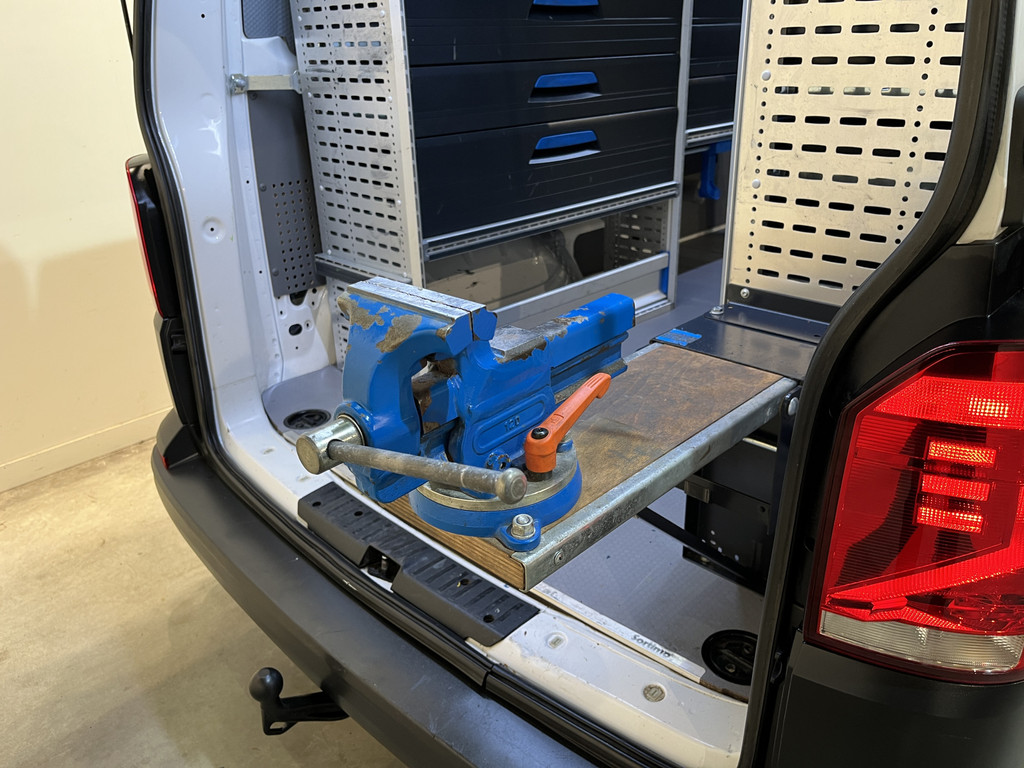 Volkswagen Transporter 2.0 TDI L2H1 4Motion 150 PK Automaat / Euro 6 / Servicebus / Sortimo Inrichting / Airco / Cruise Control / Camera / Trekhaak / CarPlay / Navigatie / Klep 20