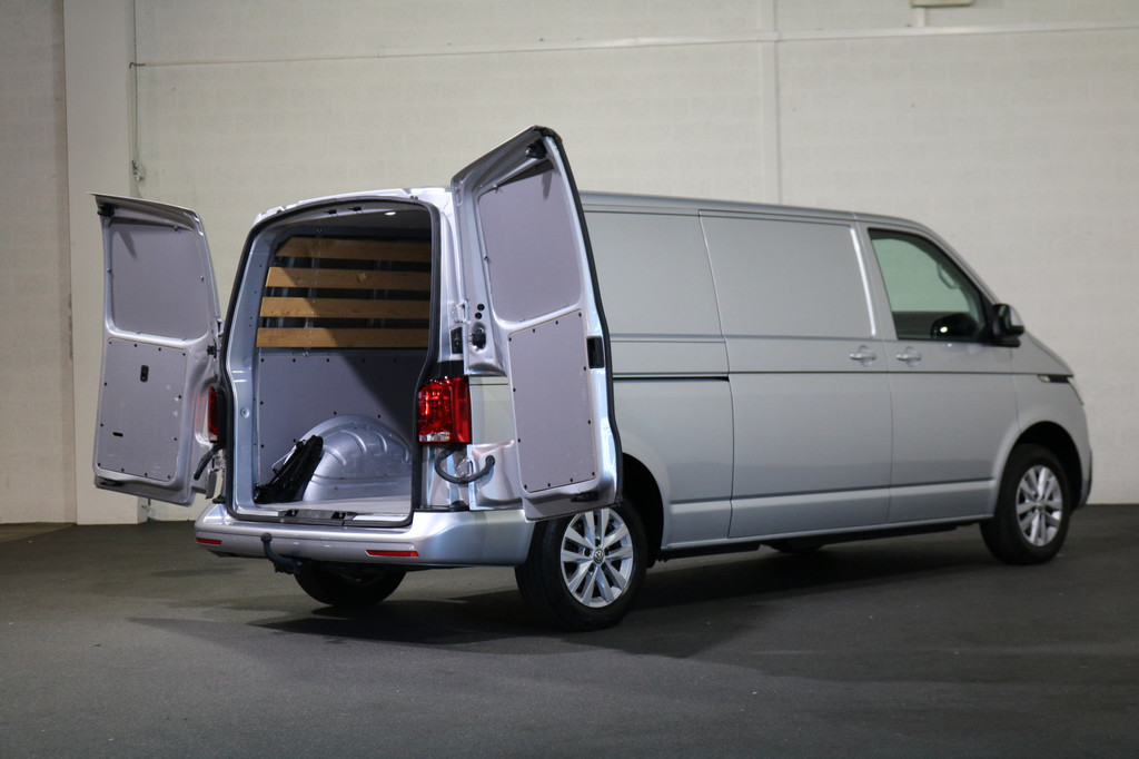 Volkswagen Transporter 2.0 TDI L2 H1 Airco Navigatie Trekhaak 10