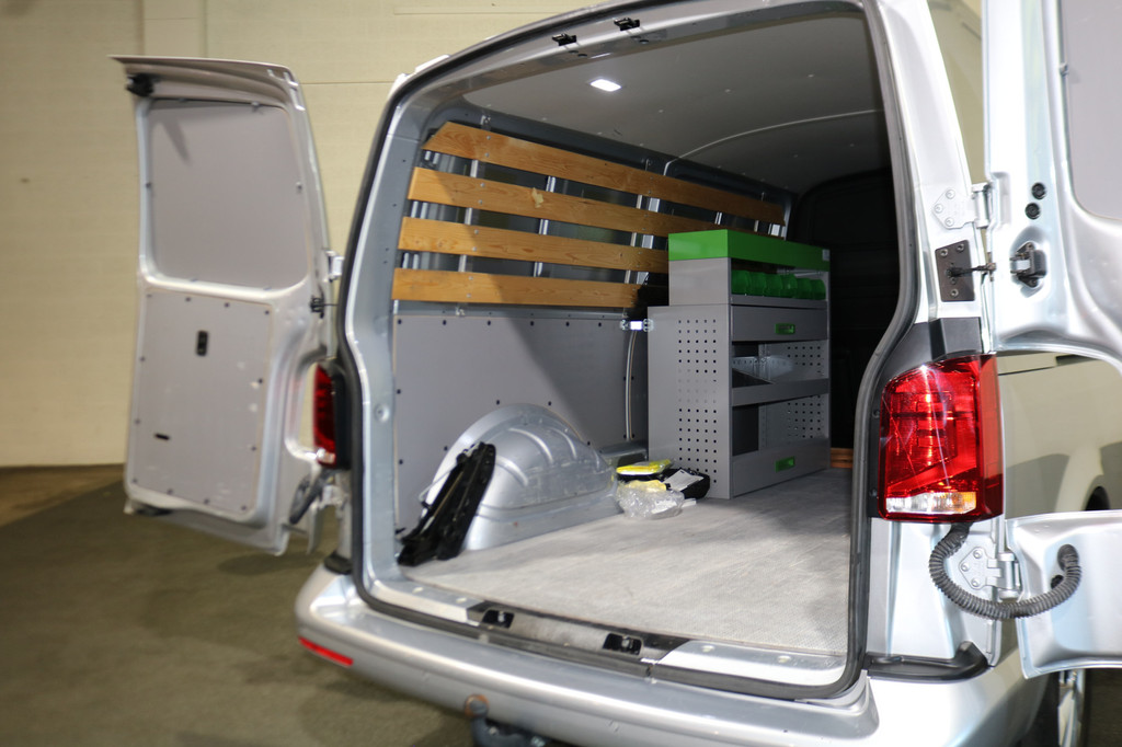 Volkswagen Transporter 2.0 TDI L2 H1 Airco Navigatie Trekhaak 14
