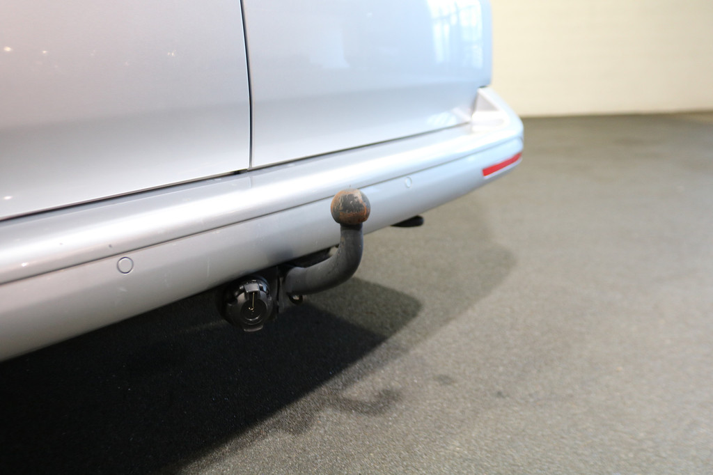 Volkswagen Transporter 2.0 TDI L2 H1 Airco Navigatie Trekhaak 16