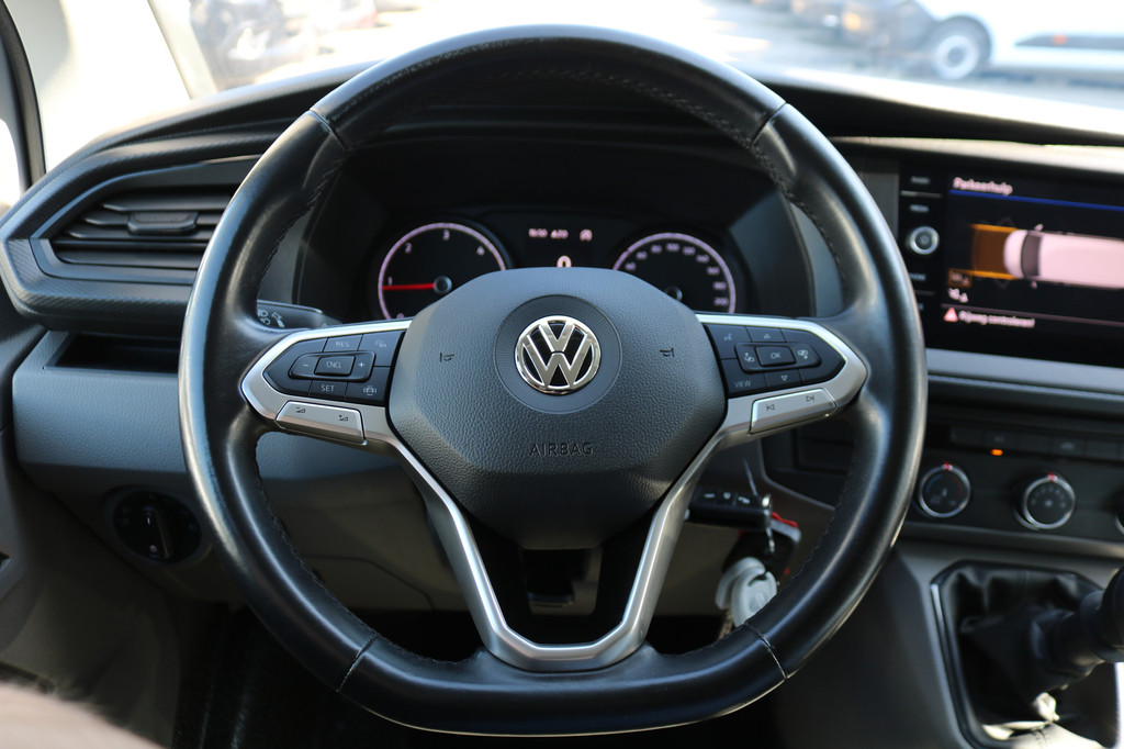 Volkswagen Transporter 2.0 TDI L2 H1 Airco Navigatie Trekhaak 17