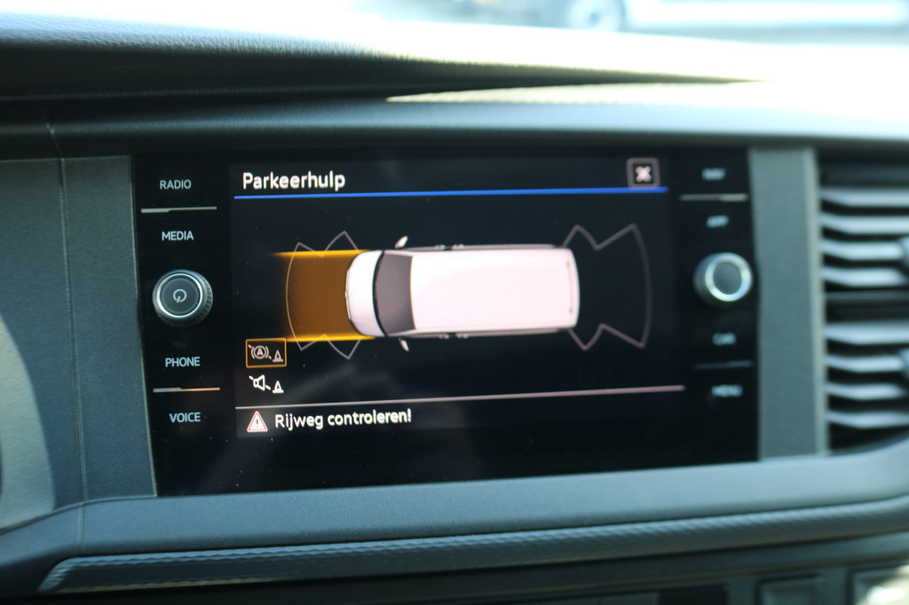 Volkswagen Transporter 2.0 TDI L2 H1 Airco Navigatie Trekhaak 21