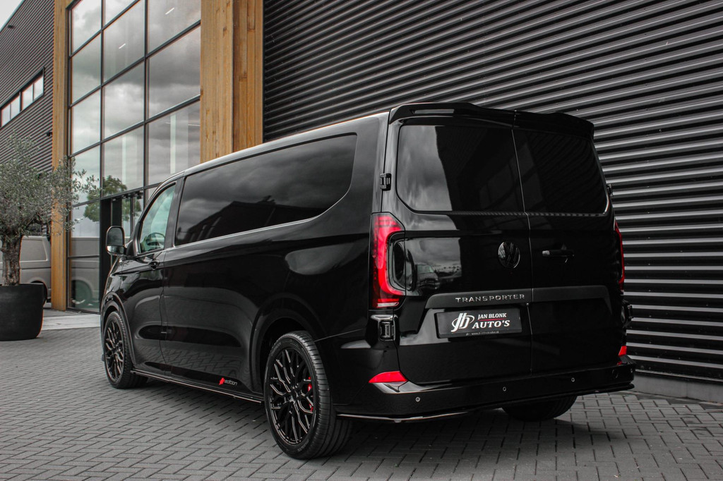 Volkswagen Transporter 2.0 TDI L2H1 BULLI 150PK DSG FULL BLACK / DRIVER ASSISTANCE / 2-ZITS / MY2024 / CAMERA / ADAP.CRUISE / FUL 10